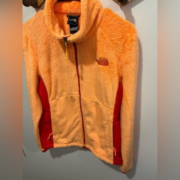 LIKE NEW- WOMANS NORTH FACE- SUPER SOFT- ZIP UP SWEATER- MEDIUM - Picture 2 of 7
